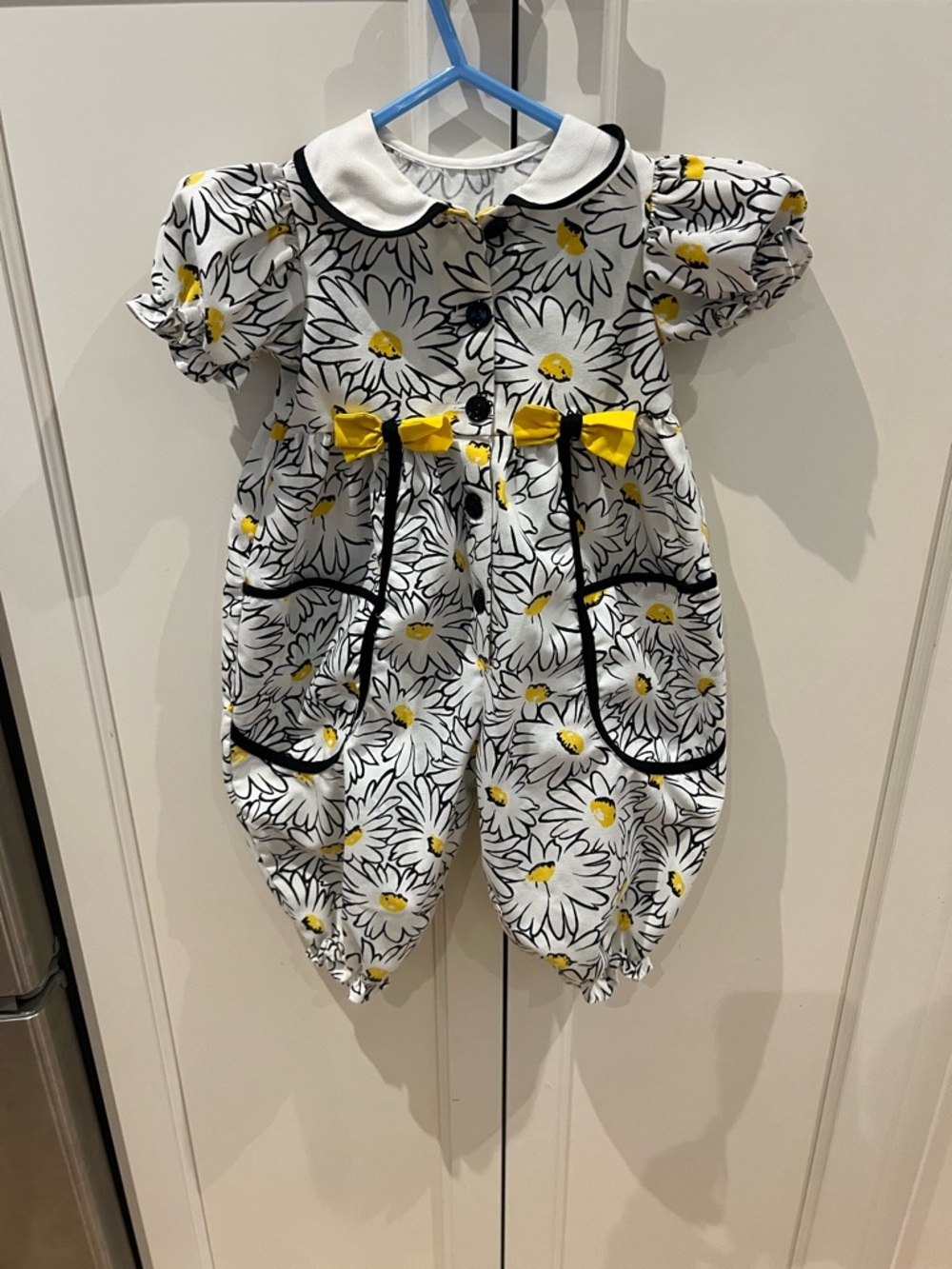 Vintage style White Daisy Print Baby Romper with Yellow Bows 12-18m